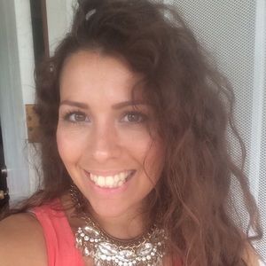 Meet your Posher, Alicia